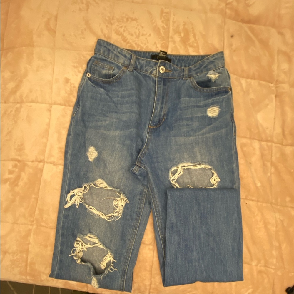 FOREVER21 ripped jeans
